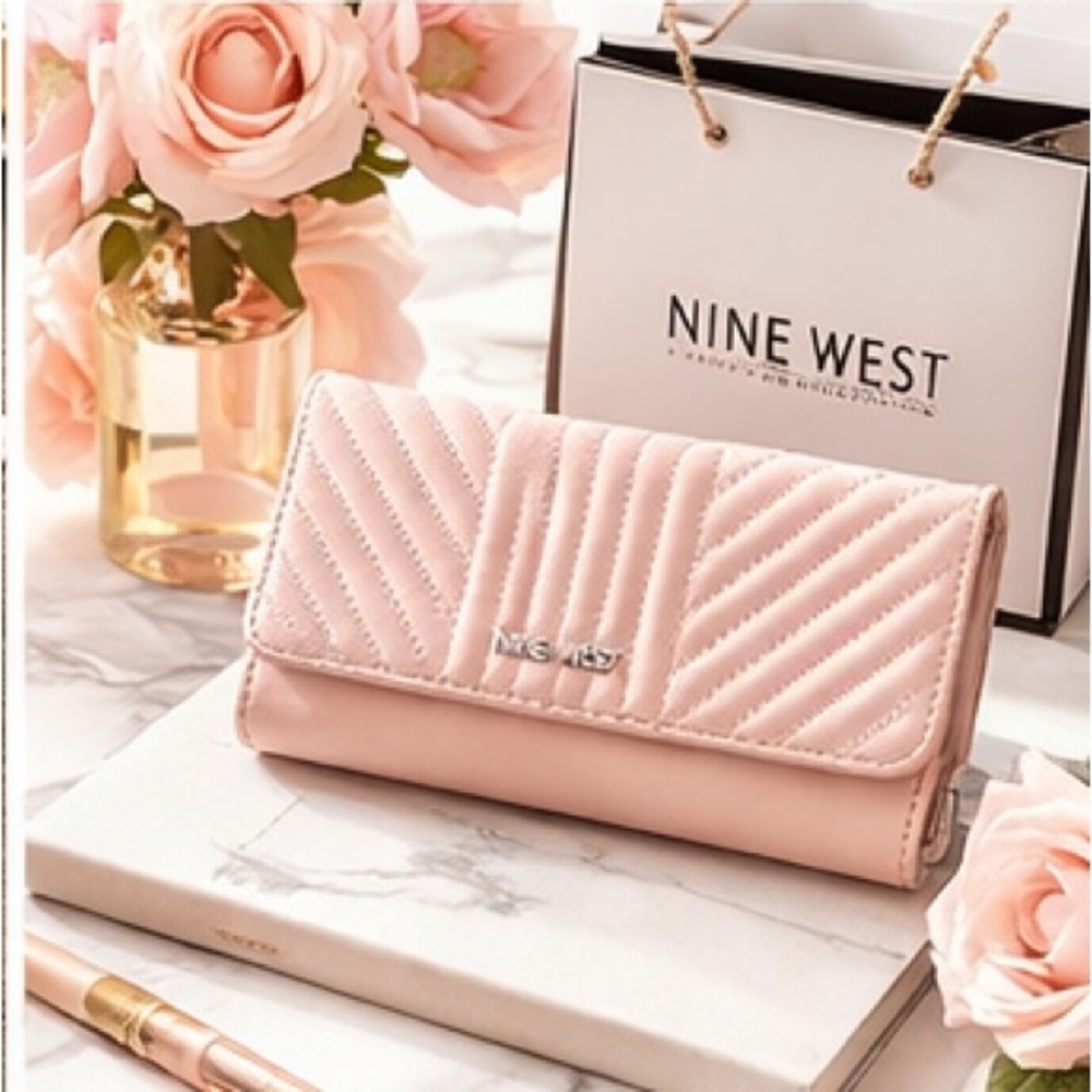 Nine West Blush Pink Quilted Wallet Zip Clutch EUC - Picture 2 of 6